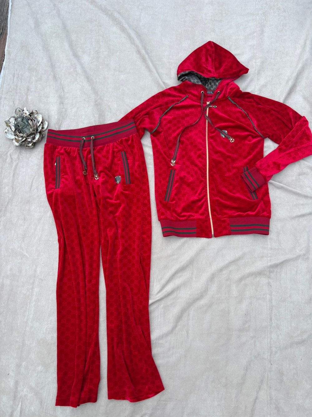 🍓GUCCI Hooded Girls Kids Red Velour Track Suit Contrast Waistband - L